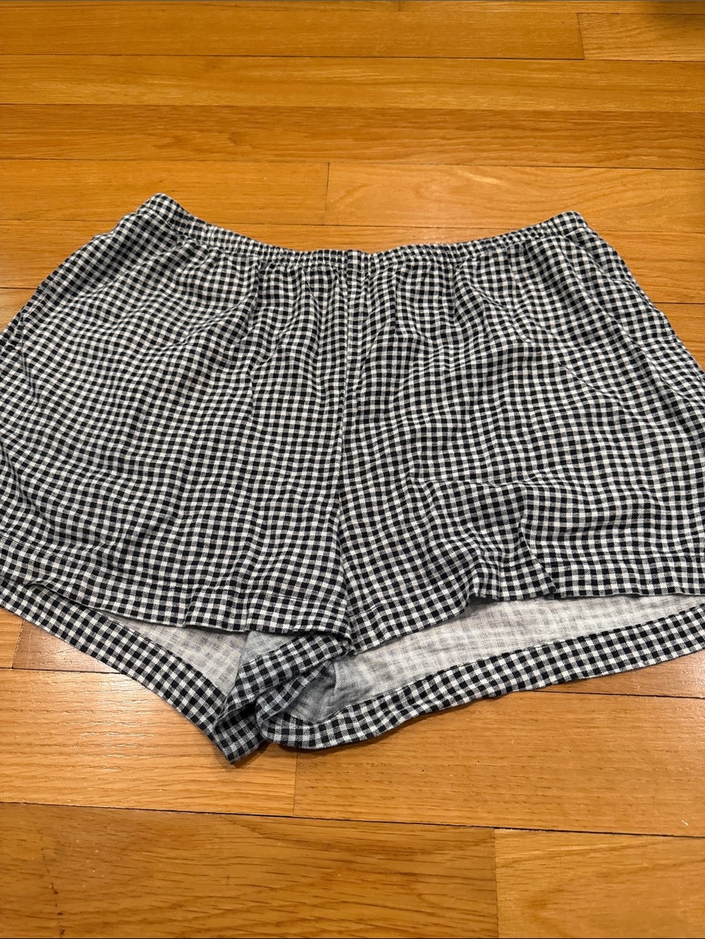 A.new day women’s linen blend pull on shorts size medium.